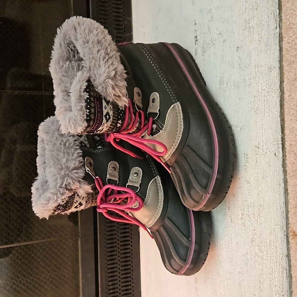 Girls London Fog waterproof boots size 4